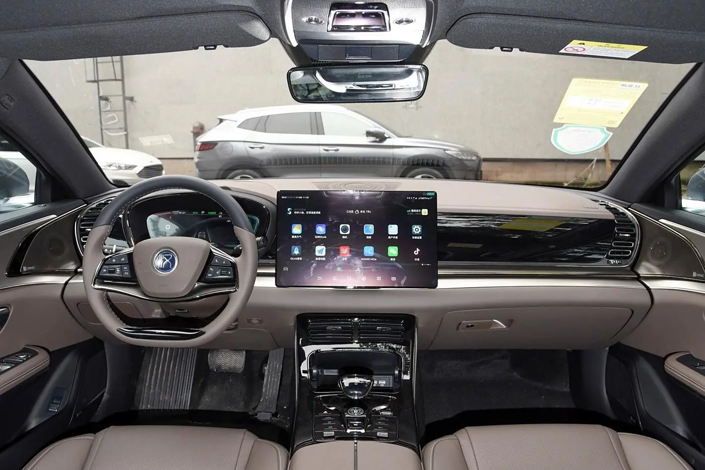 1400x0_1_q95_autohomecar__ChwFkWGIfZuAJhpAAB6aGJT38JY629.jpg